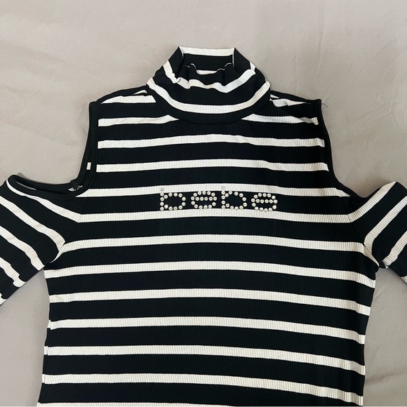 BeBe Logo Black and White striped Cold Shoulder Mock Neck Top long sleeves SZ M - Picture 6 of 11